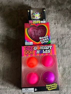 NeeDoh bundle includes all pictured. All new in package